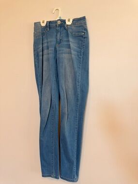 Straight-Leg Women's Jeans in Mid Blue